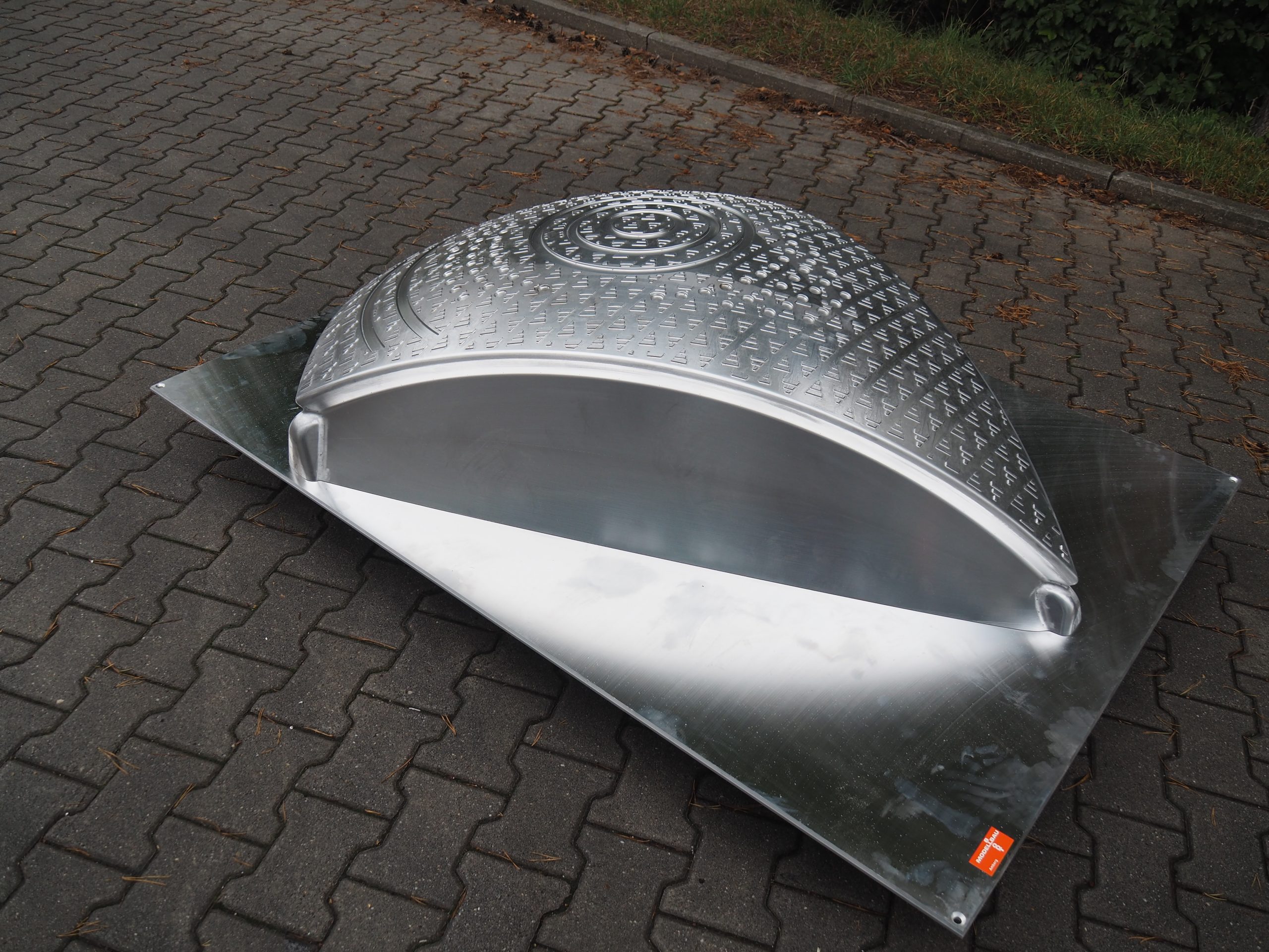 Tiefziehwerkezug-aus-Alu