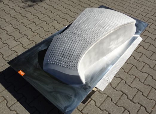 Tiefziehwerkezug-aus-Alu